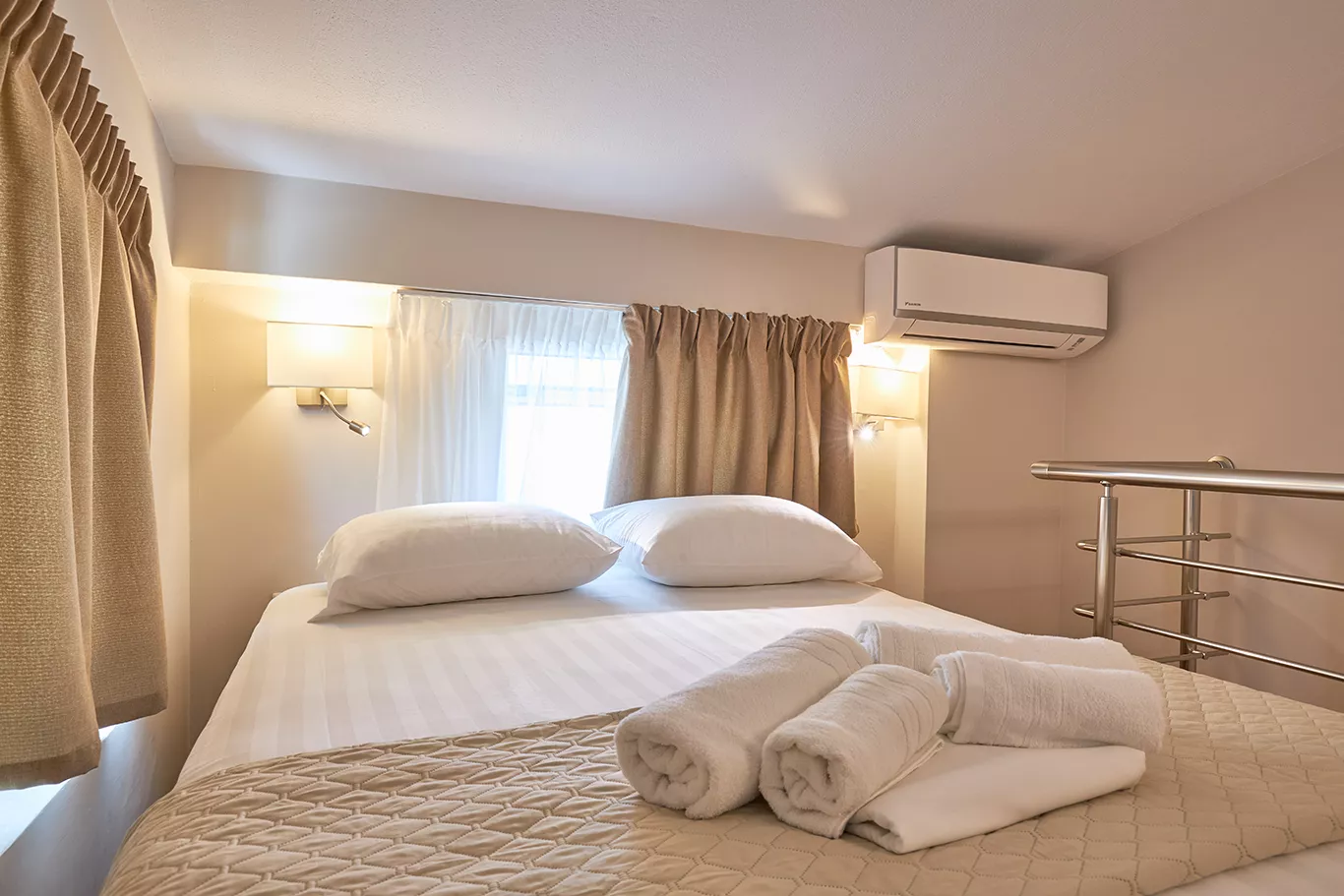 Tiara Holidays - Nikiti Comfort - Family maisonette soba u potkrovlju